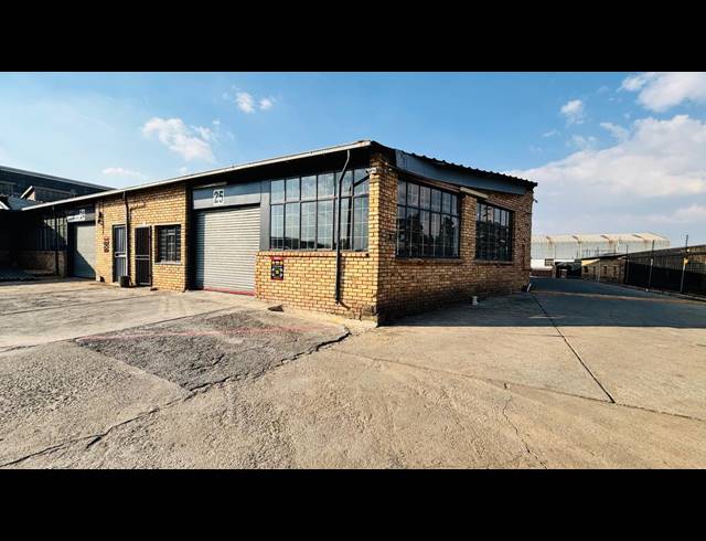 264M² WAREHOUSE TO LET IN FACTORIA